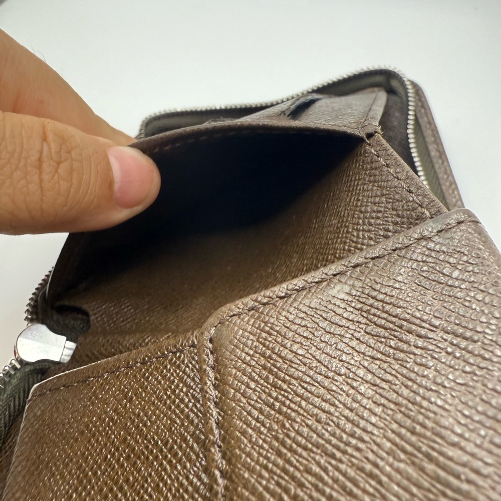 Louis Vuitton Taiga Leather Men’s zippy Wallet CA5112 - Picture 5 of 12